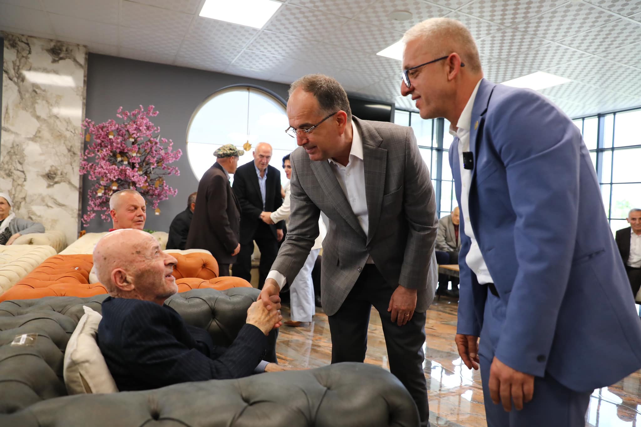 Presidenti Begaj, te “puna gjigande” e Halil Kastratit në Suharekë
