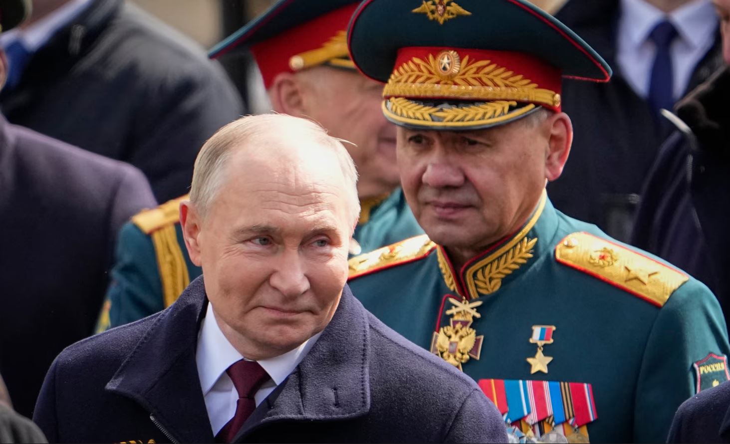 Putin shkarkoi ministrin më jetëgjatë të Rusisë, analiza e The Guardian: Popullariteti i Sergei Shoigu u rrit me aneksimin e Krimesë, por pse u dobësua ndjeshëm pozicioni i tij