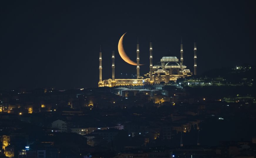 S’është fotoshop: mahnitja që vetëm Stambolli mund ta ofrojë…