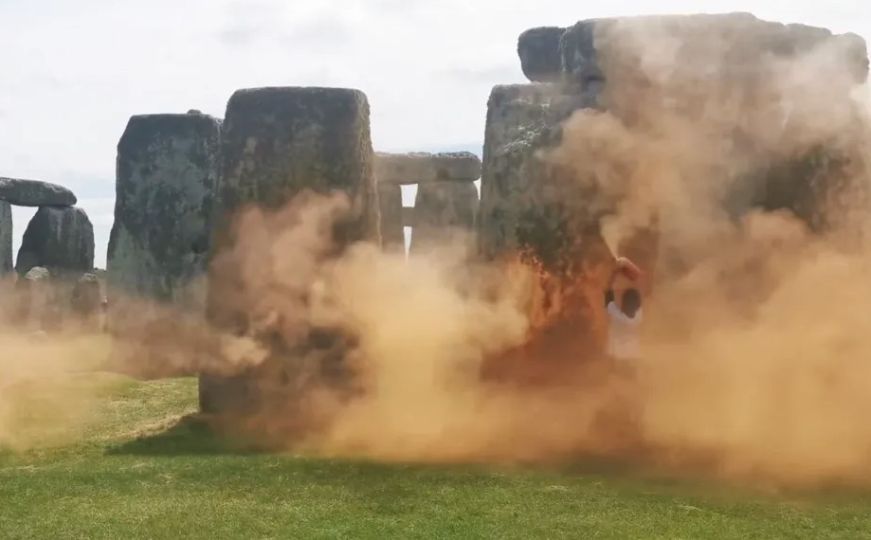 Vandalizëm apo paralajmërim? Bojë mbi monumentin historik 5000-vjeçar