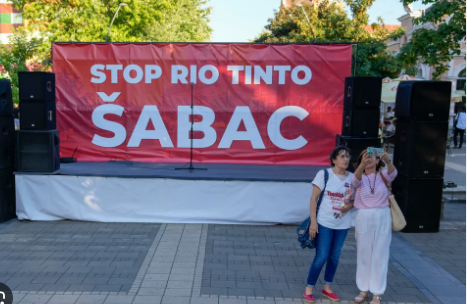 Mijëra protestojnë në Serbi kundër marrëveshjes së minierës së litiumit me BE