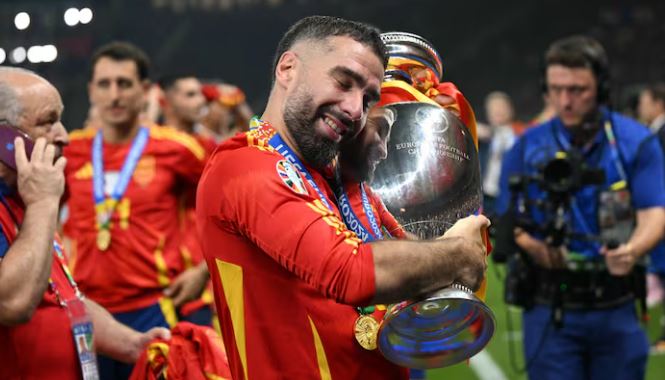 Ka fituar gjithçka por duket se nuk mjafton, Karvahal rrezikon “mallkimin e Iniestës”