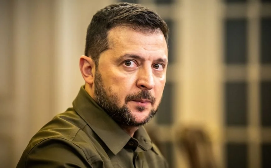 Zelensky, mesazh kombit: “Situata e vështirë….”