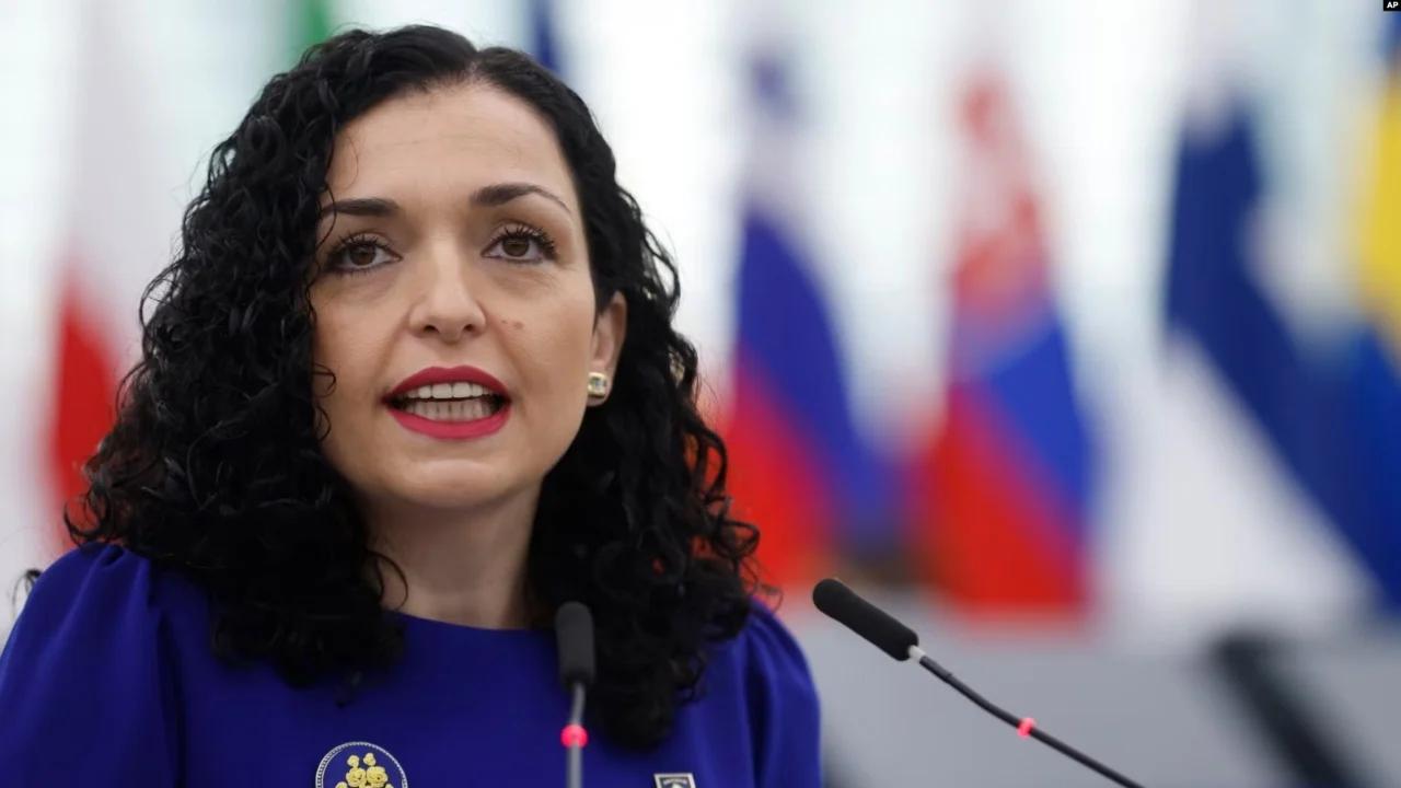 “Tentuan të shtynin fizikisht Osmanin”, reagon Presidenca: Aeroporti i Shkupit nuk lejoi aeroplanin të nisej për më shumë se një orë