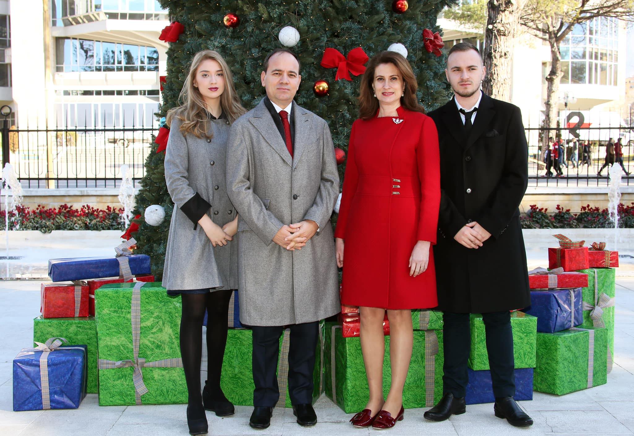 bujar-nishani-familja-foto-777