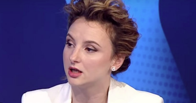 "Shpopullimi masiv i vendit", Xhixho: Qeveria po nxit largimin e të arsimuarve. Një vend pa intelektualë është garanci për të sunduar... 4 640 0 capturepng 1730020793