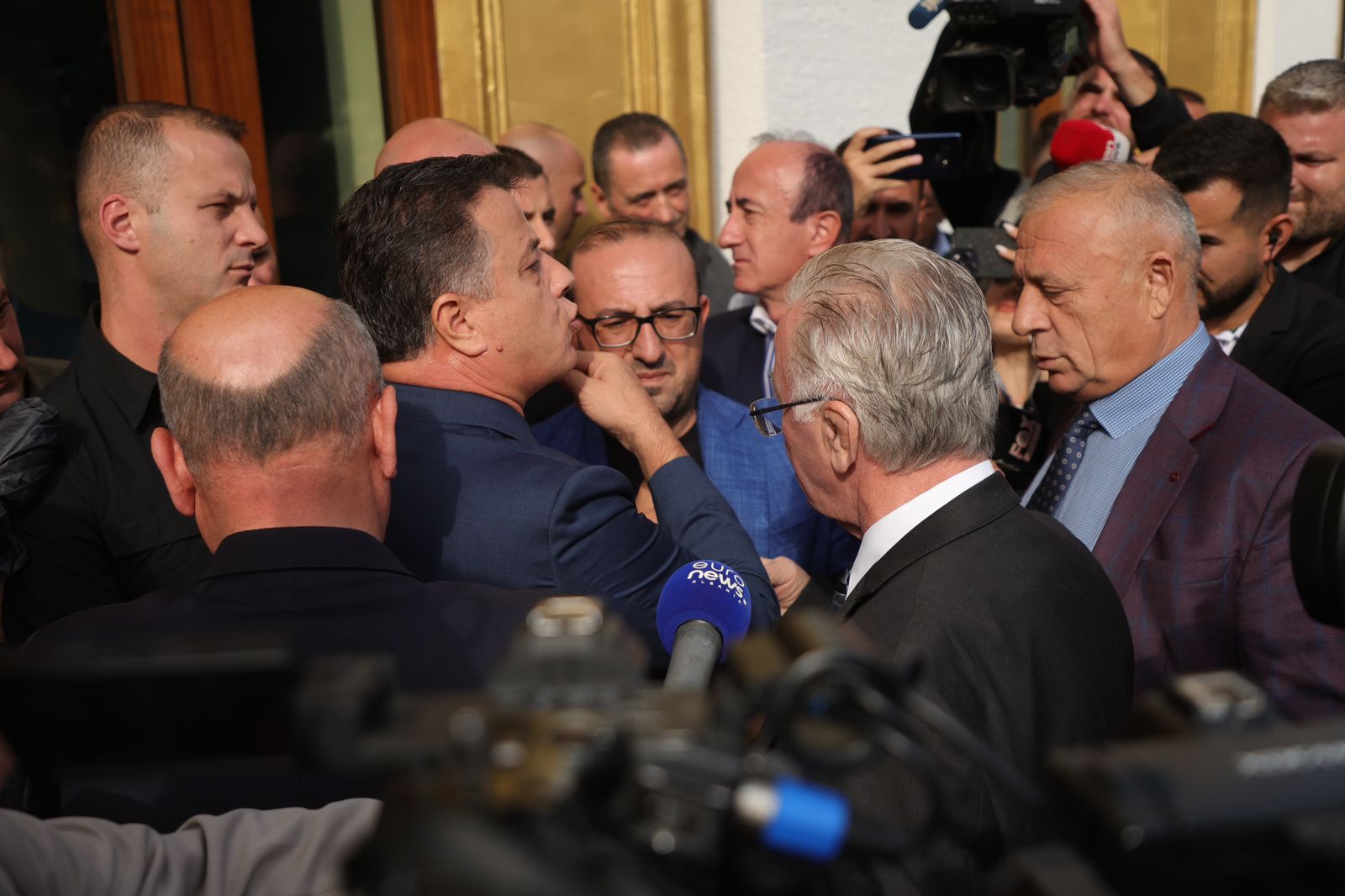 “Një dënim 7-10 ditor do të përbënte sens”- U përjashtua me 40 ditë nga Kuvendi, deputeti i PD: Karrigen time nxora jashtë! Sjellja e mazhorancës, arrogante