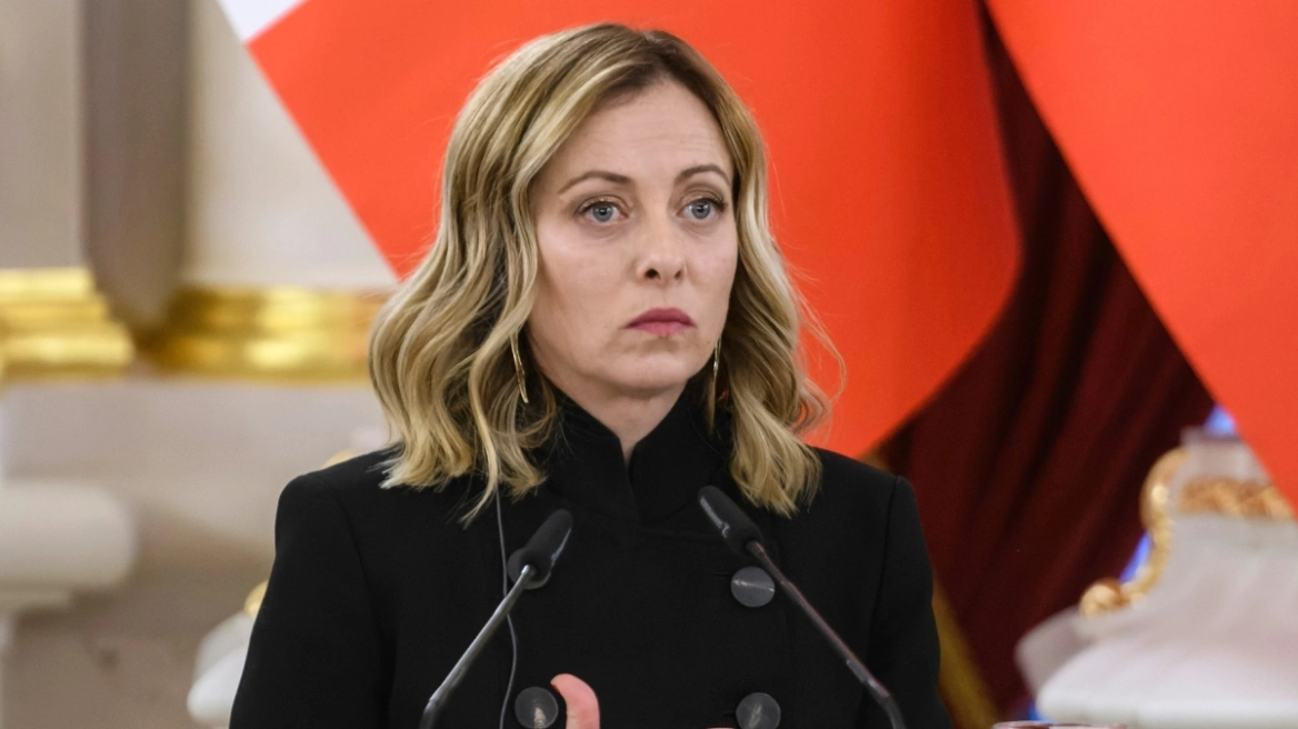 Meloni, neofashiste në Arsim