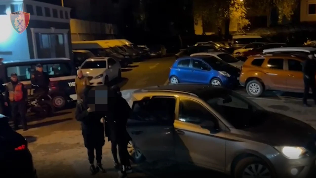 Udhëtoi drejt Amerikës Latine me vizë dhe u kthye si trafikant, djali i gazetarit dhe këngëtares së njohur, një nga organizatorët e laboratorit të kokainës 6 3 11 sd 1