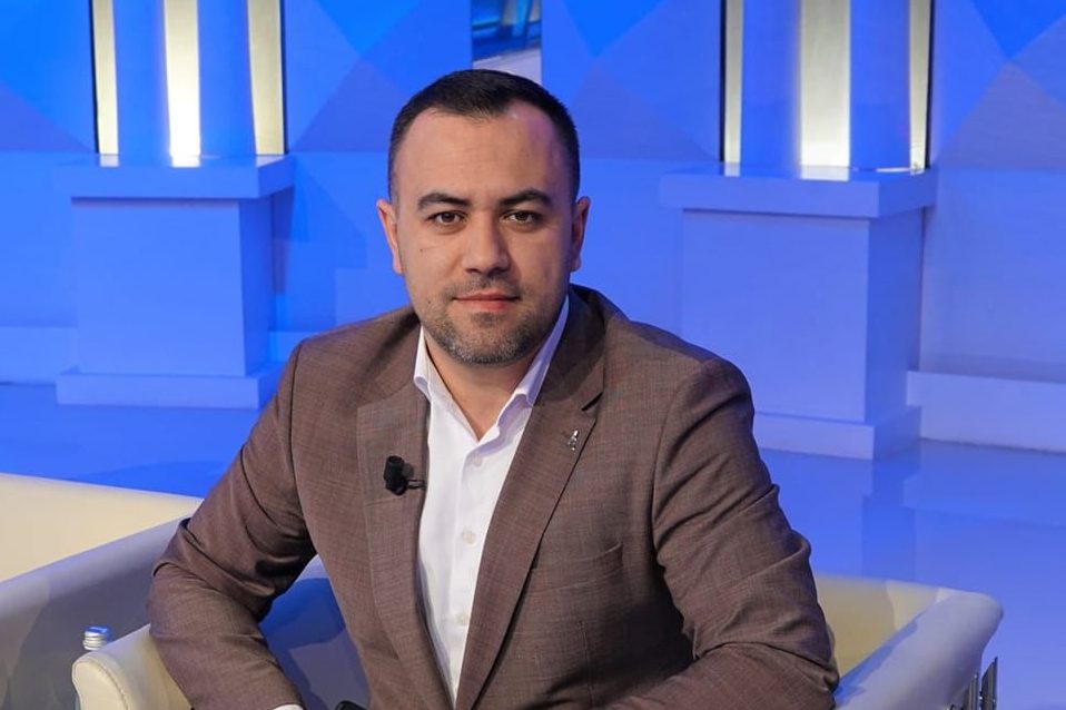 Thikat e përgjakura të adoleshentëve: ç’propozon një imami i njohur në Tiranë?