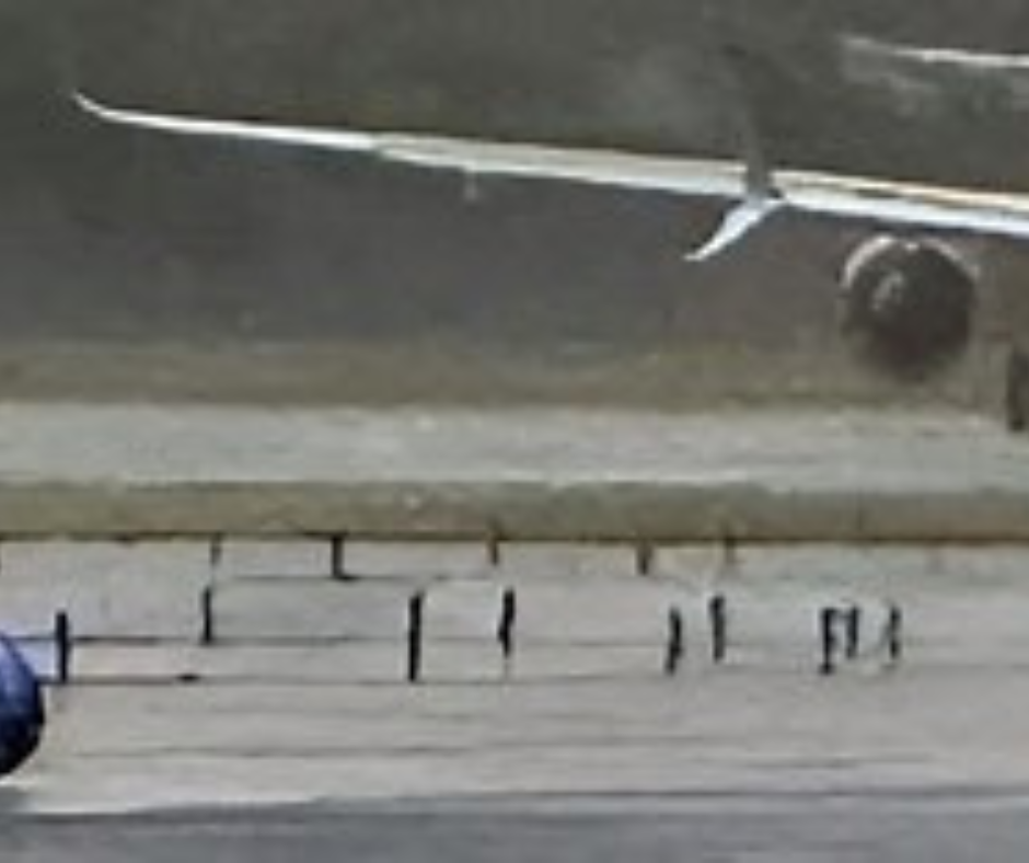 VIDEO /Një objekt misterioz i parë në pistë në aeroportin e Mançesterit, UFO apo dron spiun rus? Eksperti: “Është padyshim një UAP”