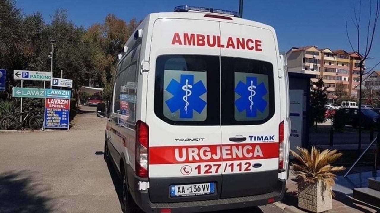 TMERR në Durrës/ 26-vjeçarja ruse gjendet e varur në shtëpinë që kishte marrë me qira, dyshohet se… 2 ambulance 123 1 sd