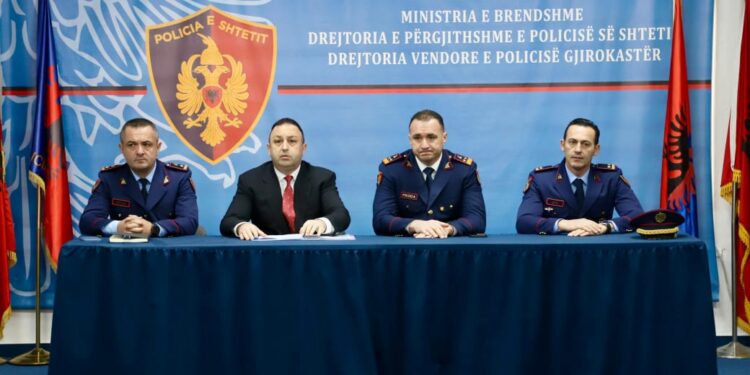 Prezantohen drejtorët e rinj të Policisë në Berat ,Vlorë, Gjirokastër dhe Fier 3 policia1 2 750x375 1