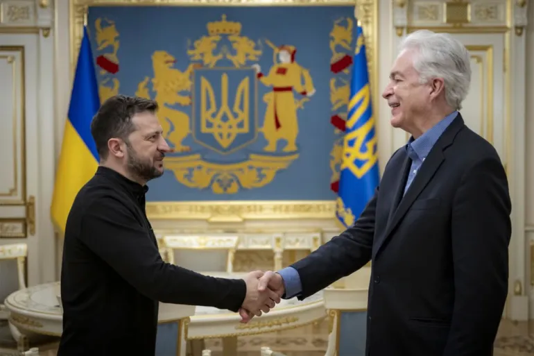 Zbulohet e pathëna mes Zelensky-t dhe kreut të CIA-s