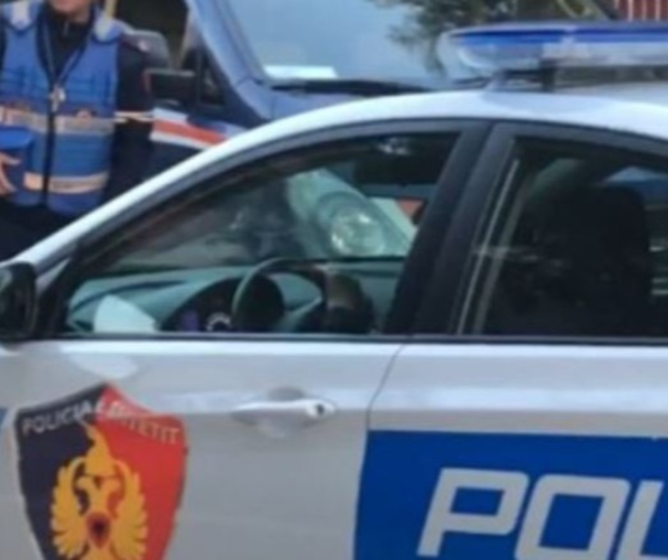 Poliçan/ Mësuesi kanos gjimnazistin, Policia e procedon penalisht! Pretendon se nxënësi e ofendoi në rrjetin social (EMRI) 20 Progetto senza titolo 2