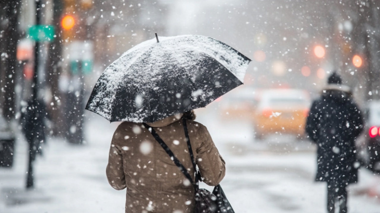 Dëborë dhe reshje shiu / Parashikimi i motit për fundjavën, temperaturat shkojnë deri në -4°C në këto lartësi 4 ocdsfBuk moti sd