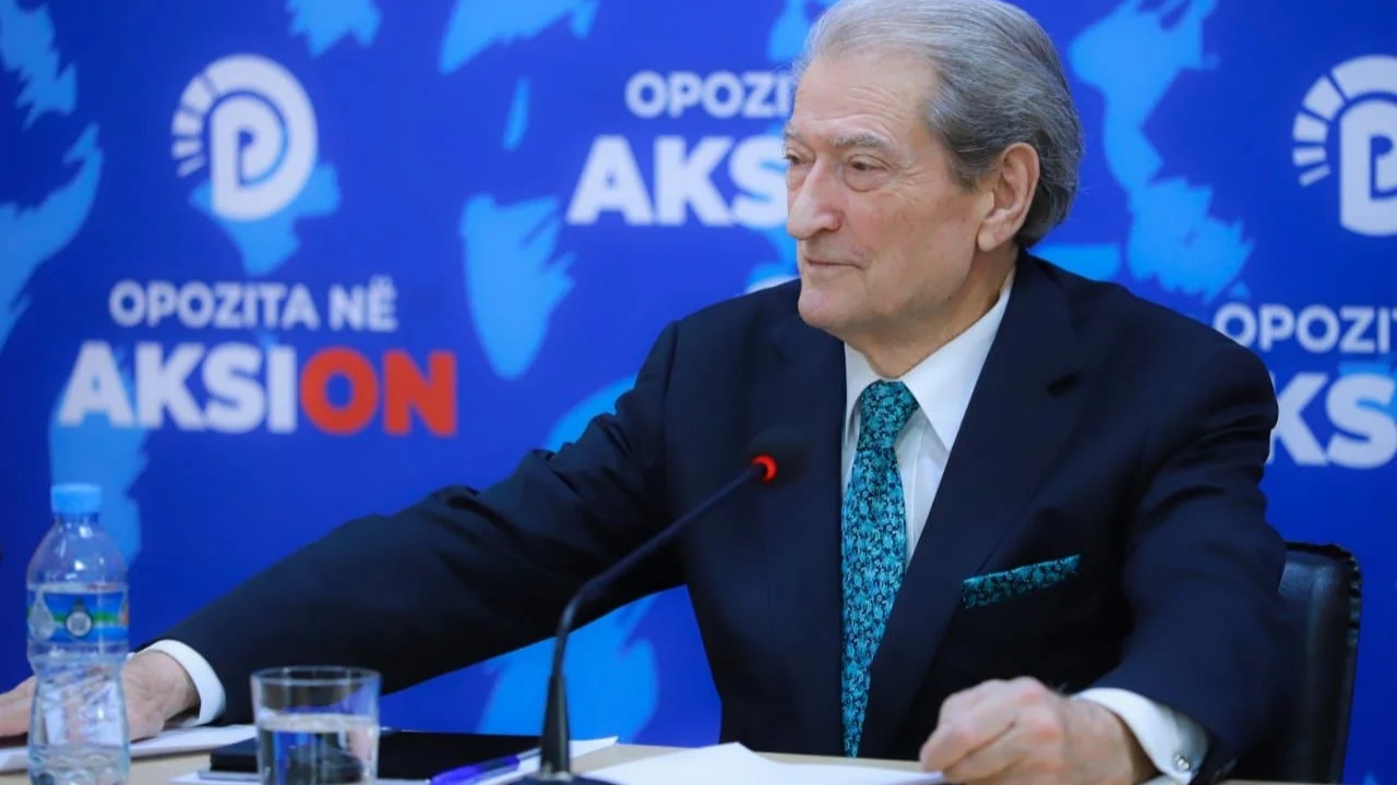 “Kumarxhi i sëmurë”/ Berisha "shpërthen" keq ndaj Blendi Klosit dhe Pirro Vengut: Janë të diskredituar 13 sb sd
