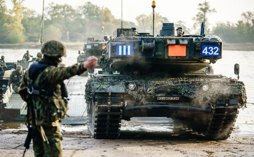 Rekorde në industrinë ushtarake në BE: dhjetëfishohet eksporti i armëve në Izrael