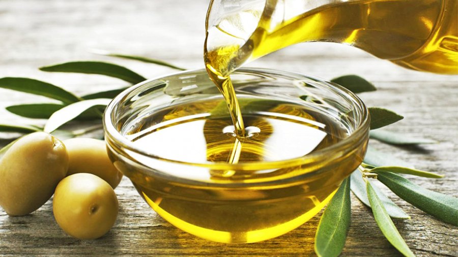 7 arsyet pse duhet të konsumoni vaj ulliri në mëngjes