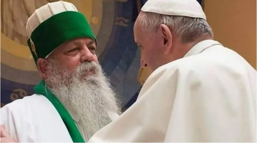 A biseduan Papa Francesku me Baba Mondin mbi Vatikanin bektashi?