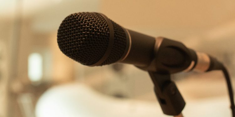 SR117 Best Vocal Mic for Stage 10 mobile 750x375 1