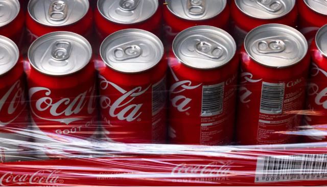 Coca-Cola urdhëron tërheqje masive të produkteve të saj në Evropë për shkak të niveleve të larta të kloratit