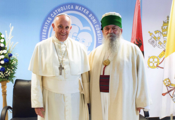 Vatikani bektashi “merr uratën” e Vatikanit katolik