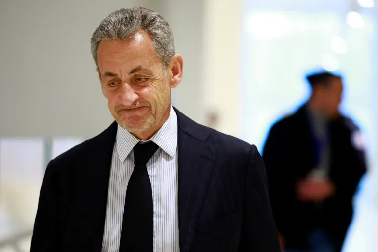 Sarkozy, nën byzylyk