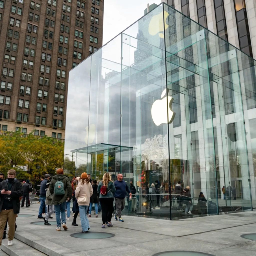 SHBA/ Apple premton 20 mijë vende të reja pune, do të investojë 500 miliardë dollarë