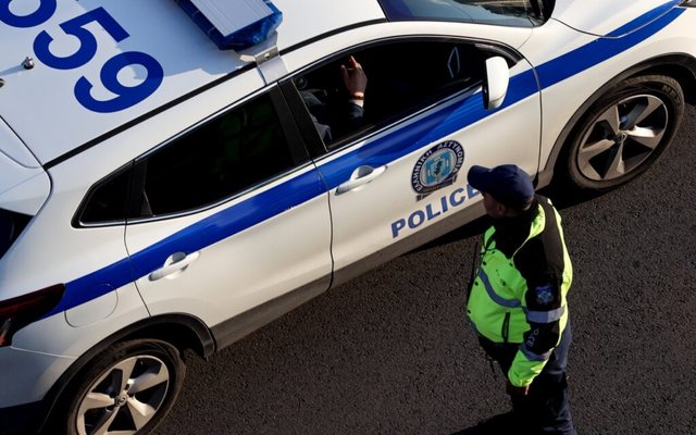 Greqi/ Lidhën e rrahën rojen, më pas grabitën karburantin, pranga shqiptarit, një tjetër në kërkim