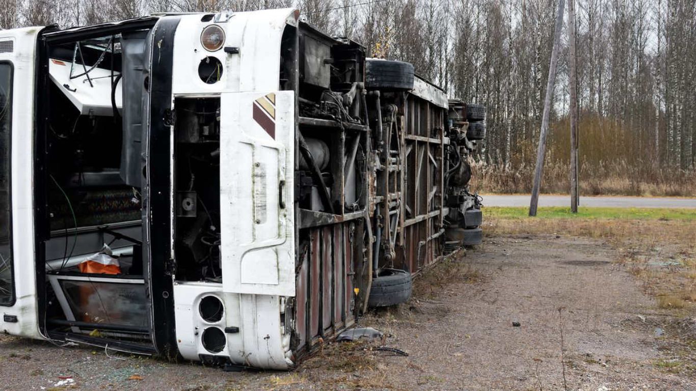 VIDEO/ Autobusi rrokulliset 800 metra, 31 të vdekur, 15 të plagosur: Pamje të rënda 20 Green Organic Warm Food and Restaurant Bio Link Website 61