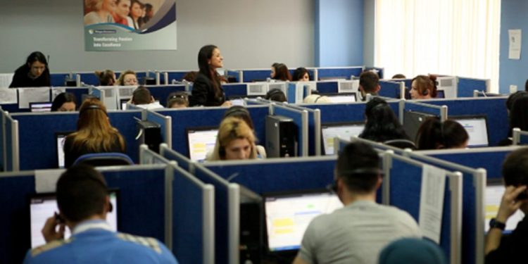 call center shqiperi 587x311 1 1 750x375 1