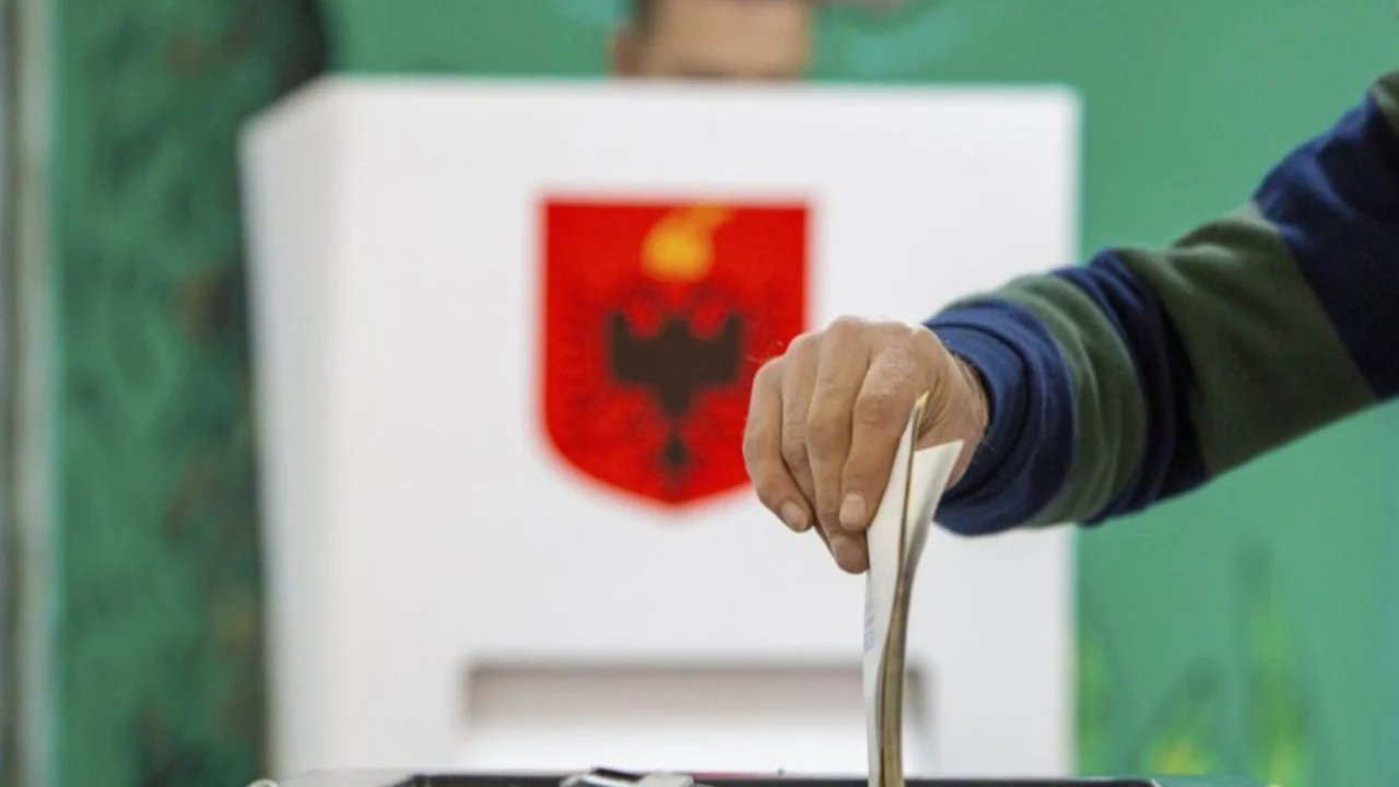 Rreziku i fshehur i fushatave anti-korrupsion: A po cenohet demokracia shqiptare në prag të zgjedhjeve 2025? 4 shqiperi zgjedhje sd