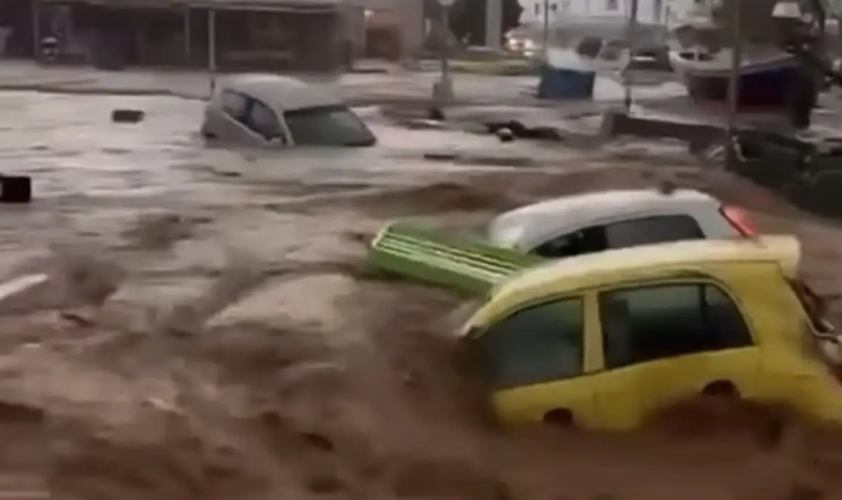PAMJE AP*KALIPTIKË! Stuhia godet vendin fqinj, reshjet e dendura kthejnë rrugët në lumenj, përmbyten makina dhe banesa. 12 0 500 1743438242xscreenshot 12 469