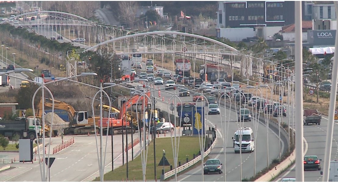 Autostrada Tiranë-Durrës do të bëhet me pagesë, si do të ndikojë ky vendim për qytetarët? 9 2d0462424c2fcc55743ebac587ff27ef