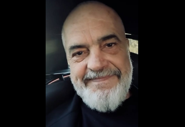 “Sa shumë keni vjedhur”/ Rama i përgjigjet komentuesit: Nuk del dot nga këneta, por të paktën mos e thuaj 1 640 0 1741541846xramapng 930
