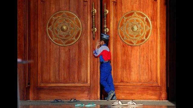 Muaji i Ramazanit: Një udhëzues i mirësjelljes për jomyslimanët
