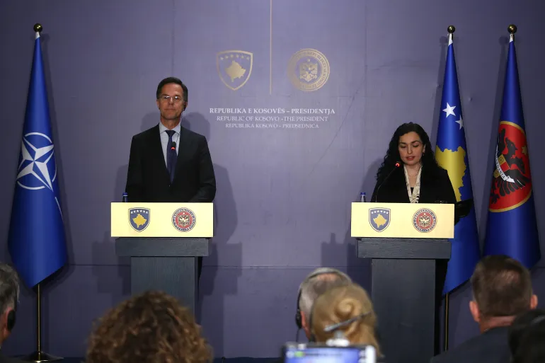 Rutte në Prishtinë me garancinë e NATO-s