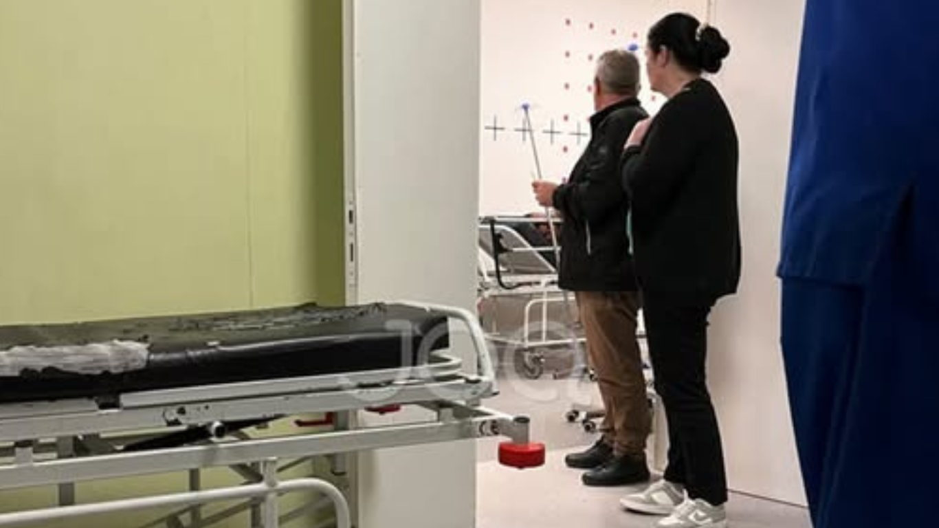 Tragjike: Pacientia lihet për orë të tëra në dhimbje në Urgjencën e QSUT, pa asnjë ndihmë!