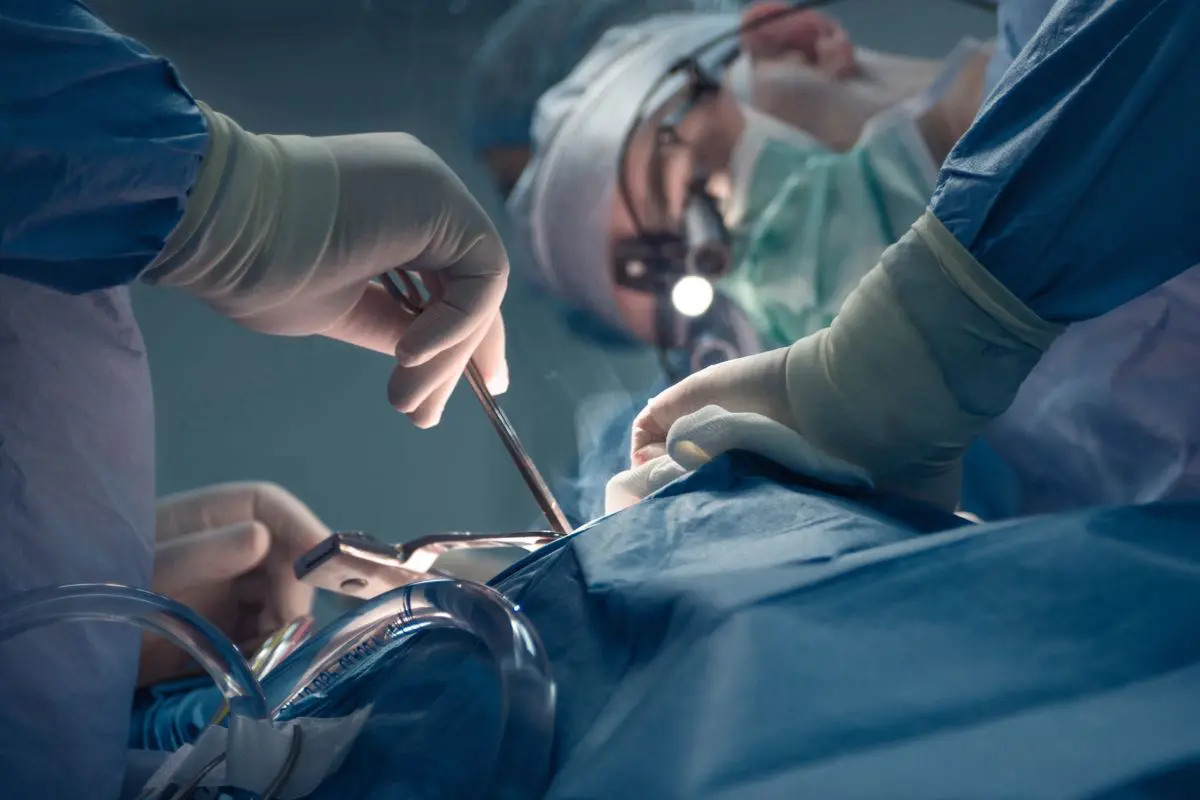 Asnjëherë mos bëni operacion të premten: rrezikoheni nga komplikime serioze