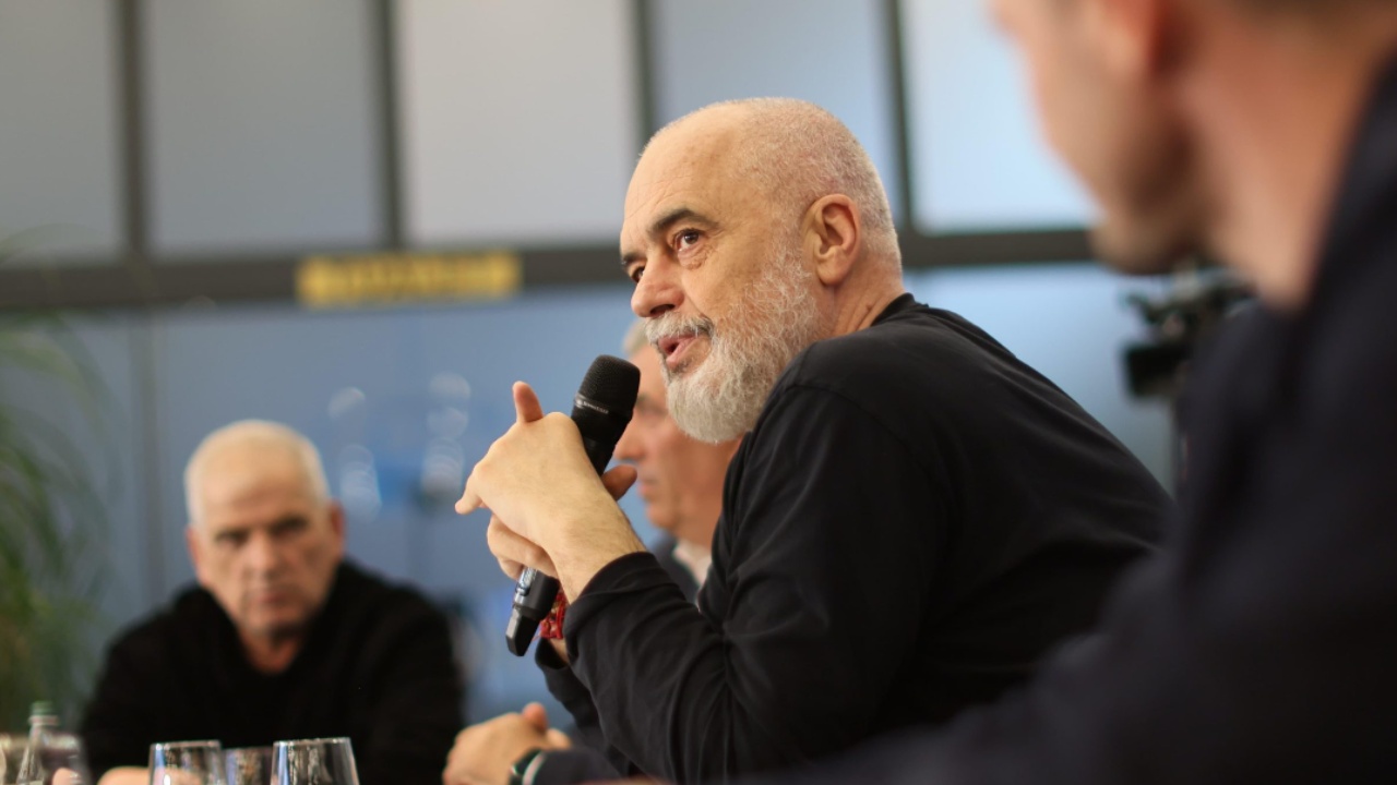 “Deputetët e listës së mbyllur të mos bëjnë fushatë për ata në listë të hapur”/ Zbulohet porosia e Ramës: Takimet bëjini ku të doni, por… 19 rjtSxdF5 rama sd