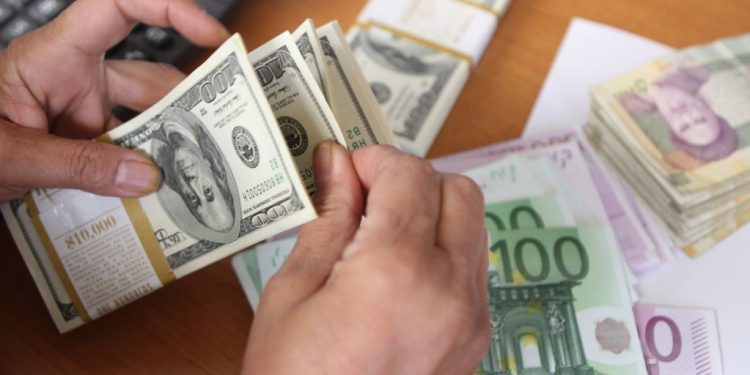 zFSScKYD dollare e euro 750x375 1