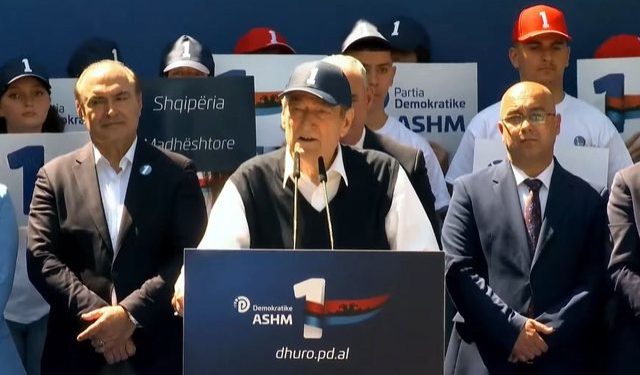 “Shoferit të Taos ia thyen kockat se nuk mbështeti Sara Milan”, Berisha nga Librazhdi: Taulant Balla, ushtar i Suel Çelës!
