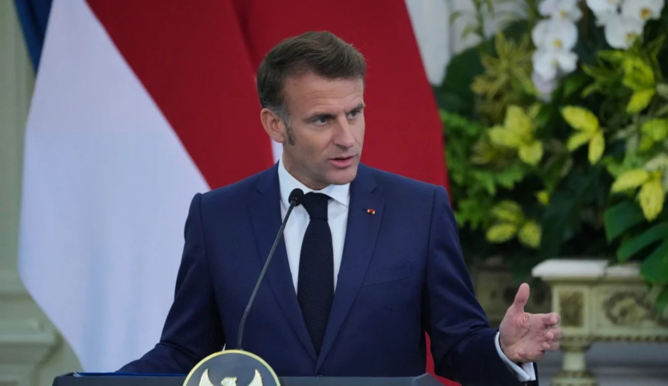 Turi i Macron në Azinë Juglindore! Presidenti francez mbërrin në Singapor, ja çfarë pritet të diskutojë 34 Cream and Brown Photographic Beauty Site Launch Website 77