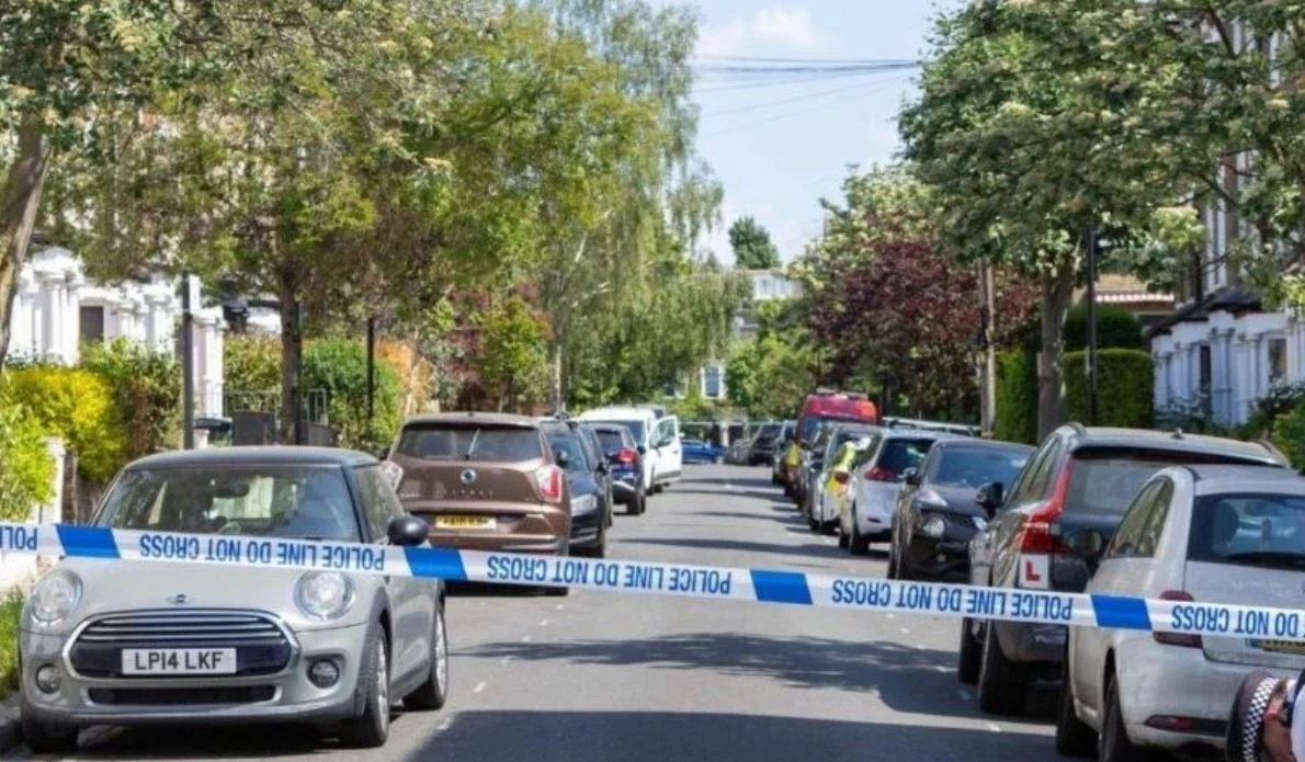 Zbulohet autori i zjarrvënies në banesën e Kryeministrit britanik, një 21-vjeçar nën akuzë 8 CtRDi1bk foto