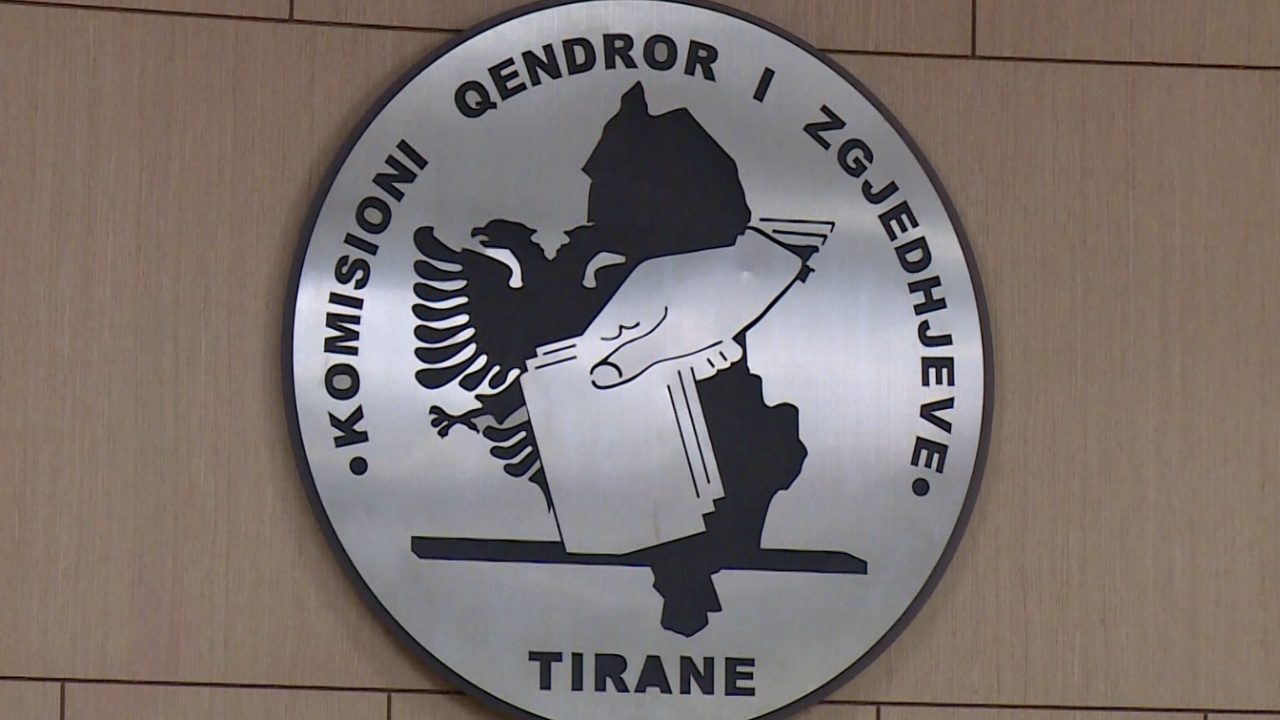 Ankimimi nga koalicioni “Nisma Shqipëria Bëhet”, KAS vendos hapjen e një kutie në një QV në Vlorë: Kërkesa ankimore shqyrtohet të hënën! 33 OoDqoIHE kqz sd