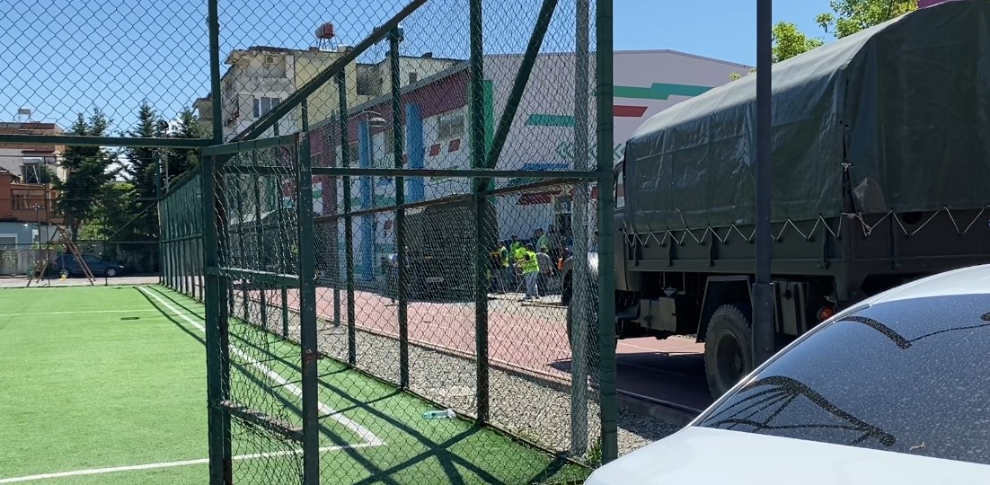 Prag zgjedhjesh! Materialet zgjedhore mbërrijnë në Lushnjë e Divjakë, nën masa të rrepta sigurie monitorohen nga organet e rendit!