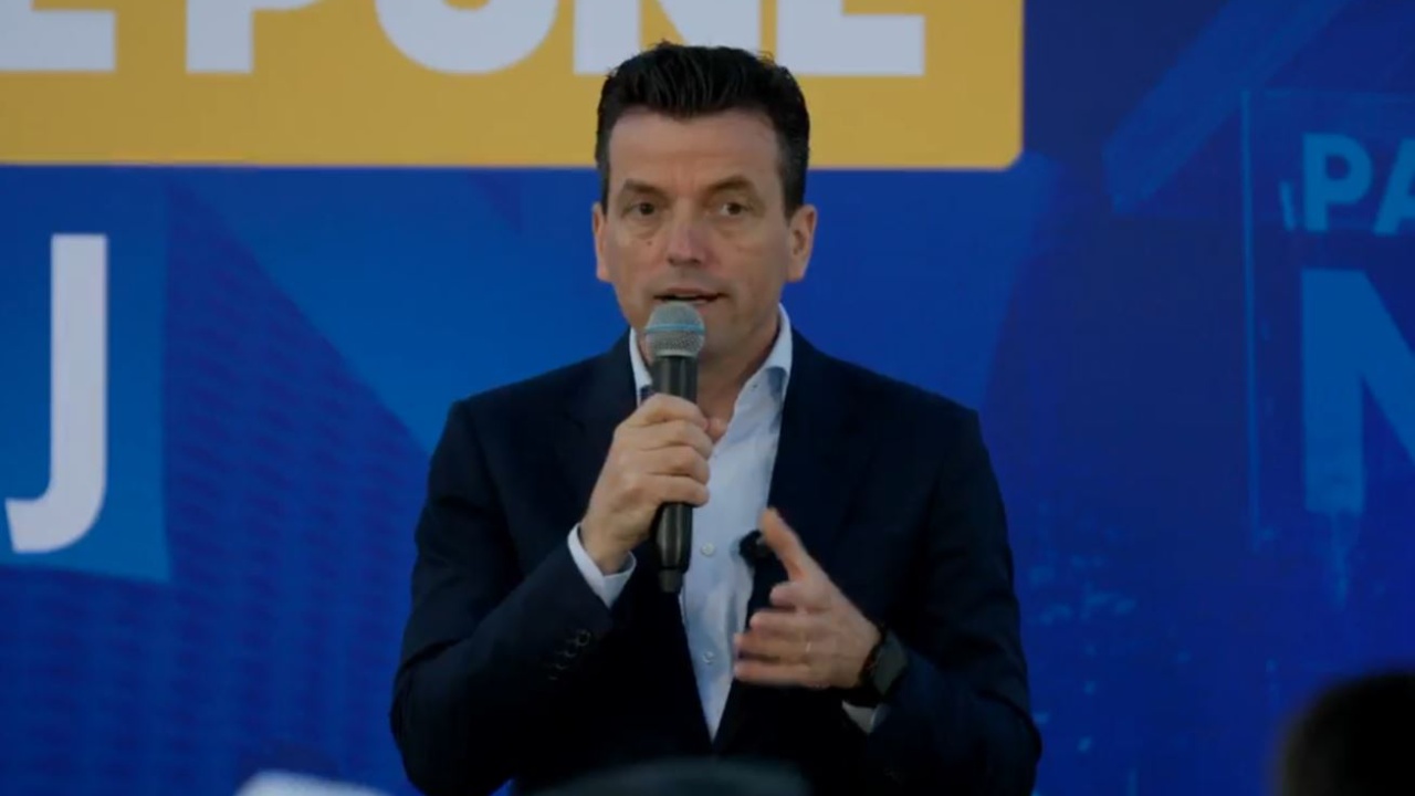 “Ata janë të shqetësuar”/ Agron Shehaj i sigurt: Do hyjmë në Parlament kundër të gjitha partive