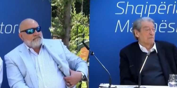 “Nuk i justifikon milionat që po fiton nga bufi i moçalit të Shqipërisë”/ Si po i zhgënjen fansat LaCivita
