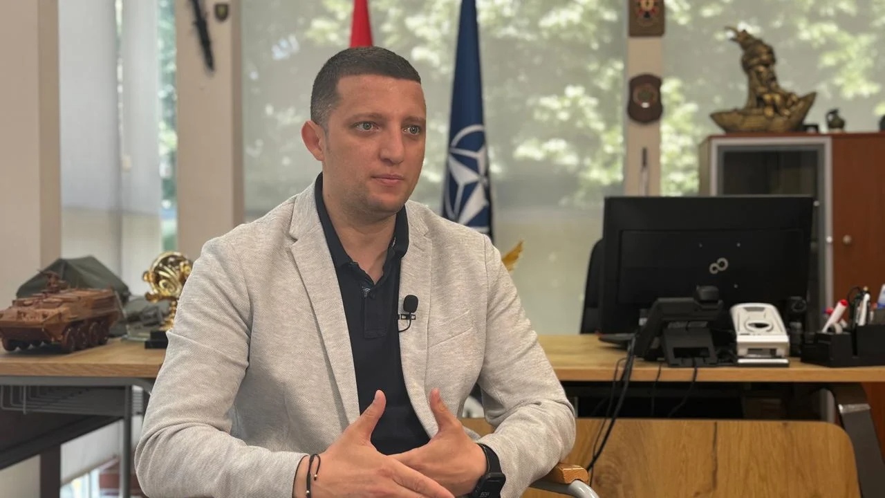 Plani për rezervistët në ushtri! Qeveria i hapi rrugë rikthimit të tyre aktiv, Dervishi: Si përzgjidhen dhe sa paguhen 14 rrrju sd
